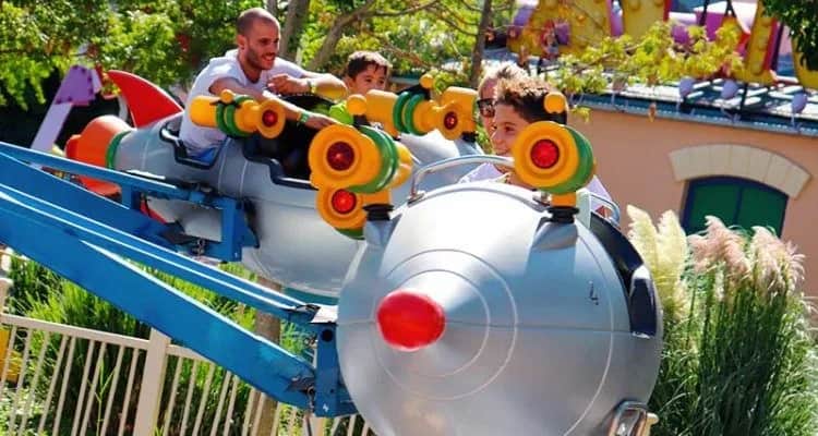 Parque Warner Madrid: Atracciones imprescindibles y guía completa